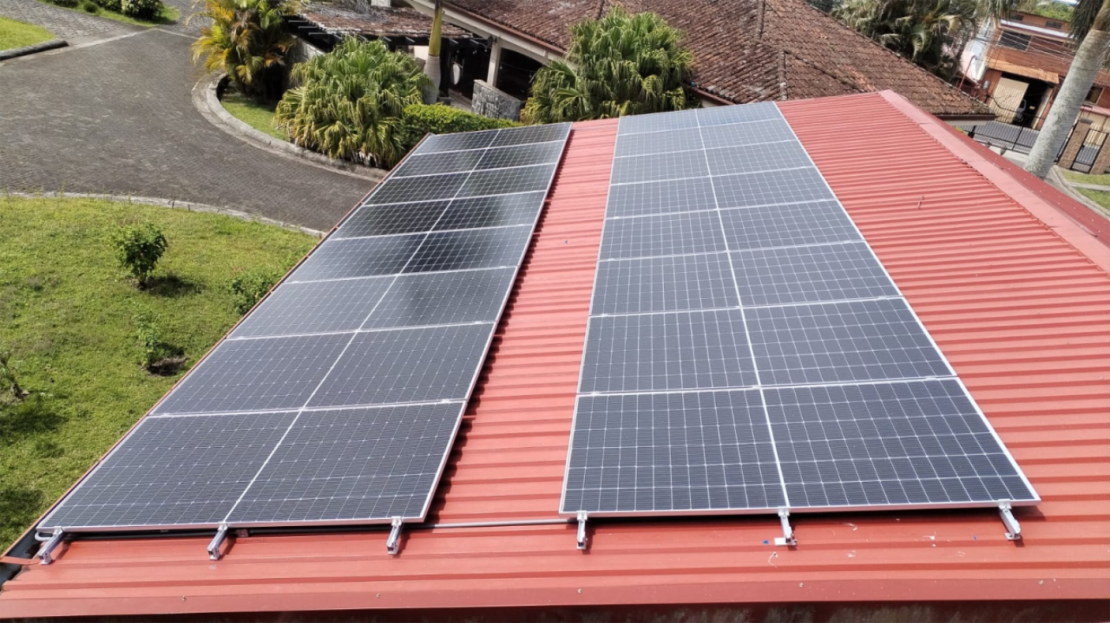 Sistem hibrid de 8 kW în Costa Rica